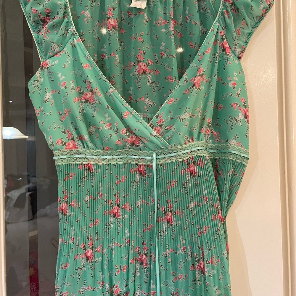 New Green blouse size 2X